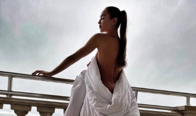 Пьяная Ольга Бузова устроила горячие танцы в отеле