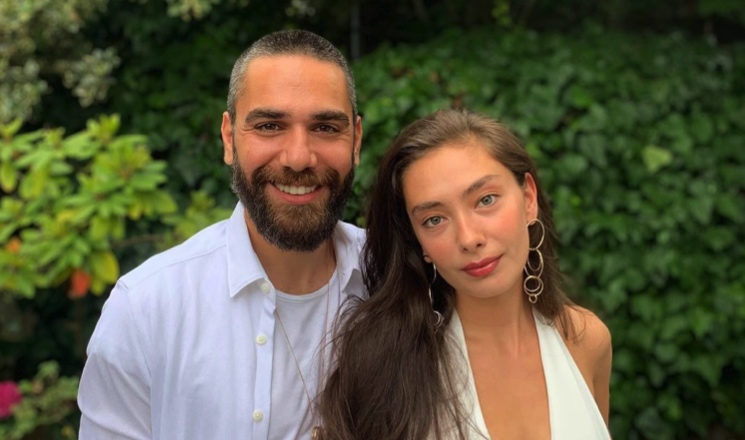 Супруг Неслихан Атагюль заявил о том, что его жена больше не будет сниматься