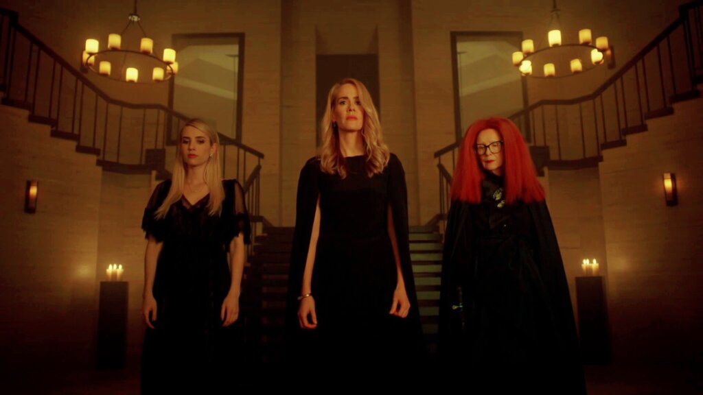 13 сериалов, которые не стоит смотреть ночью одному в эту пятницу