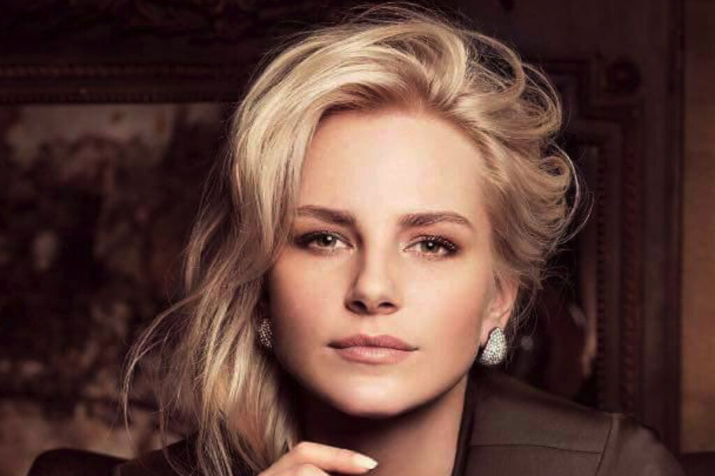 Звезда сериалов «Коса» и «Игра на выживание» Линда Лапиньш — о зове предков, ролях через постель и любви