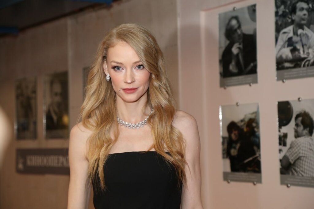 Посиневшая Светлана Ходченкова потрясла внешним видом