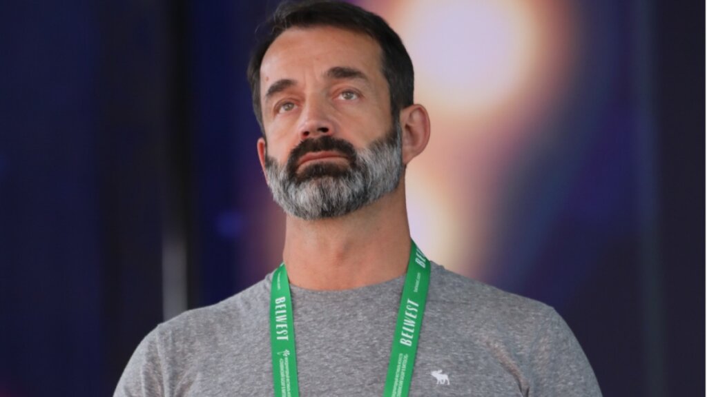 Дмитрий Певцов высмеял «еврошвондеров»