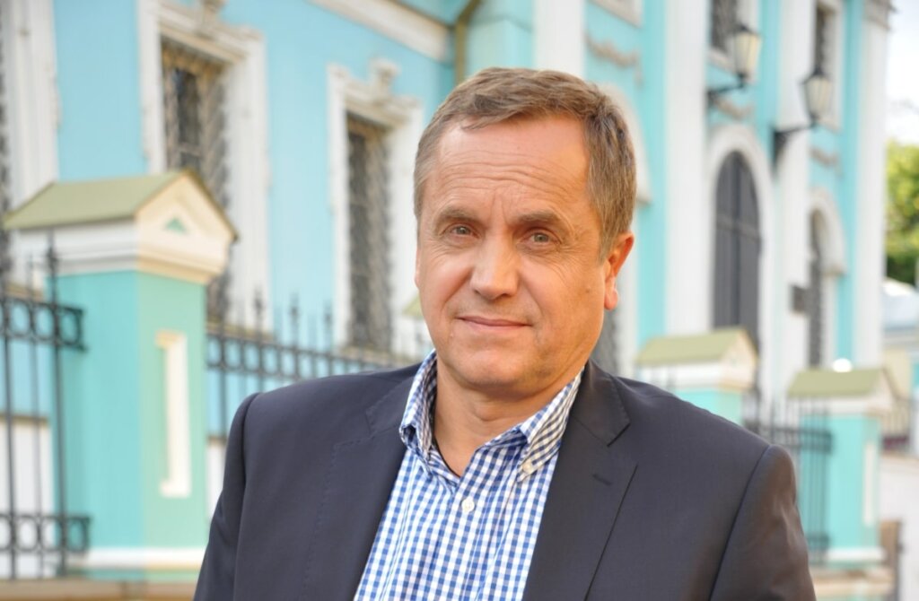 Новости шоу-бизнеса: Масляков исцелился, звезда «Маленькой Веры» осудил предателей России, красавца Василия Степанова сожрал недуг