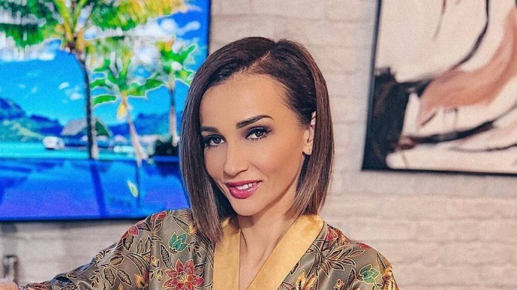 Анфиса Чехова перестала ограничивать себя в еде и похудела на 30 кг