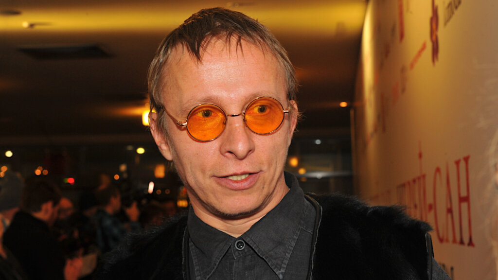 «Он ее бил»: Иван Охлобыстин раскрыл неприятный факт о семейной жизни Смольянинова и Мельниковой