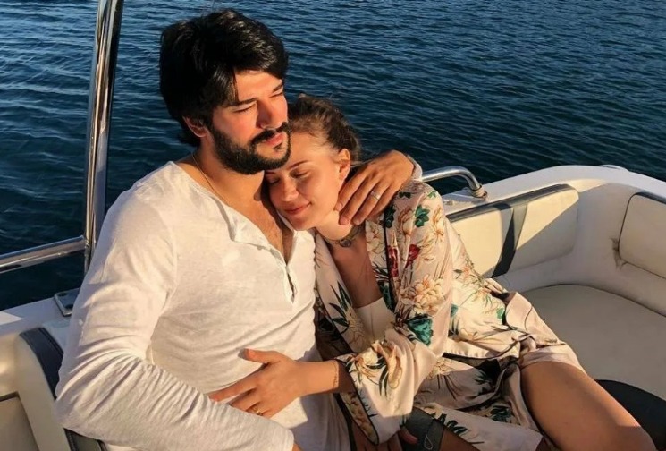 Бурак Озчивит забрал Фахрие Эвджен с Керемом из госпиталя: Выписка актрисы разочаровала поклонников