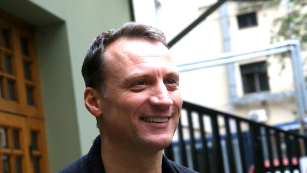 Сбежавший из России Анатолий Белый остался без квартиры в Москве