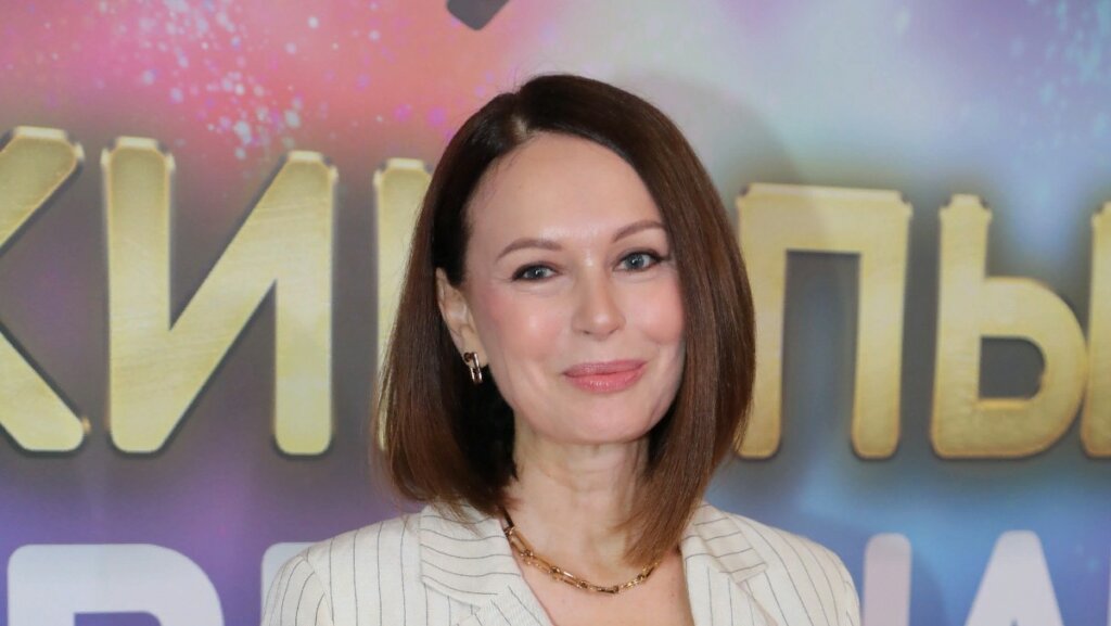 Ирина Безрукова колет филлеры в лицо и омолаживается с помощью нитей