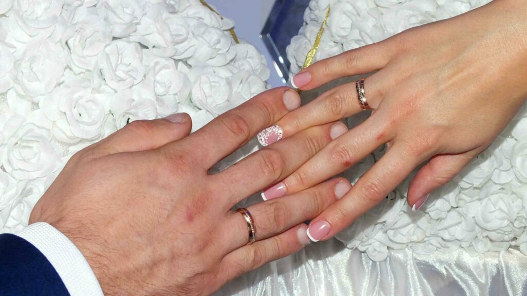 Яркие свадьбы-2023: Саша Петров женился впервые, Игорь Верник — третий раз, а Антон Батырев — в четвертый