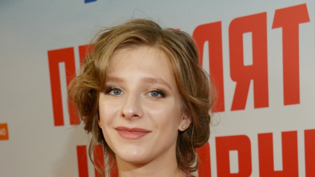 Показала беременный живот: Лиза Арзамасова ждет второго ребенка от Ильи Авербуха