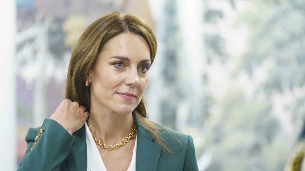 «Отщепенец» принц Гарри возобновил общение с больной Кейт Миддлтон