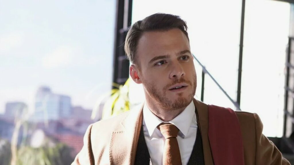 Не Донгель: стало известно имя актрисы, которая снимется с Керемом Бюрсином в ремейке «Холопа»