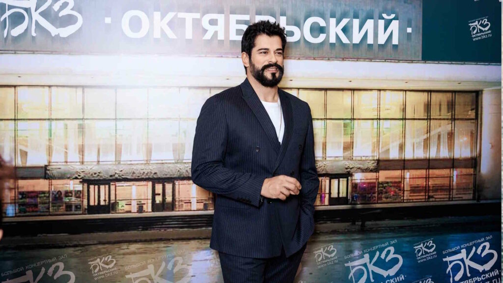 Красавец Бурак Озчивит из турецких сериалов возвращается в Россию