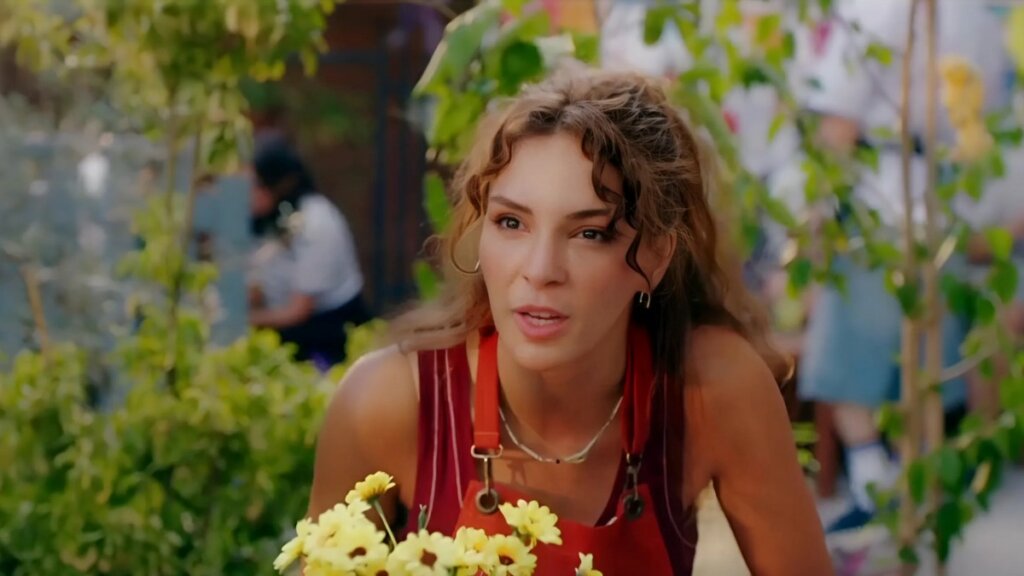 Вышел первый тизер турецкого сериала «Таинственный сад» с Эбру Шахин и Муратом Йылдырымом в главных ролях