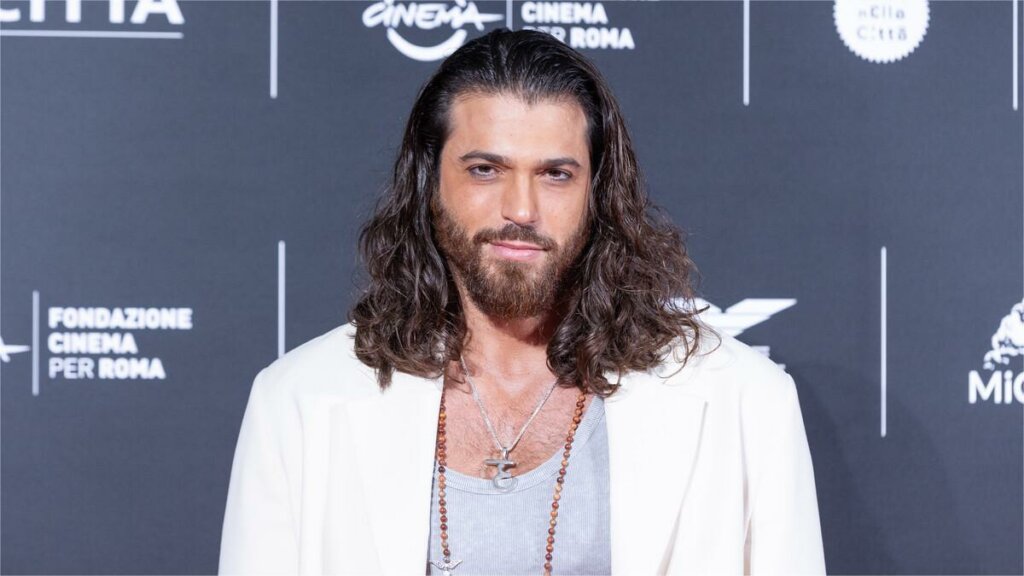 Прилюдно домогался: Джан Яман снова в центре скандала