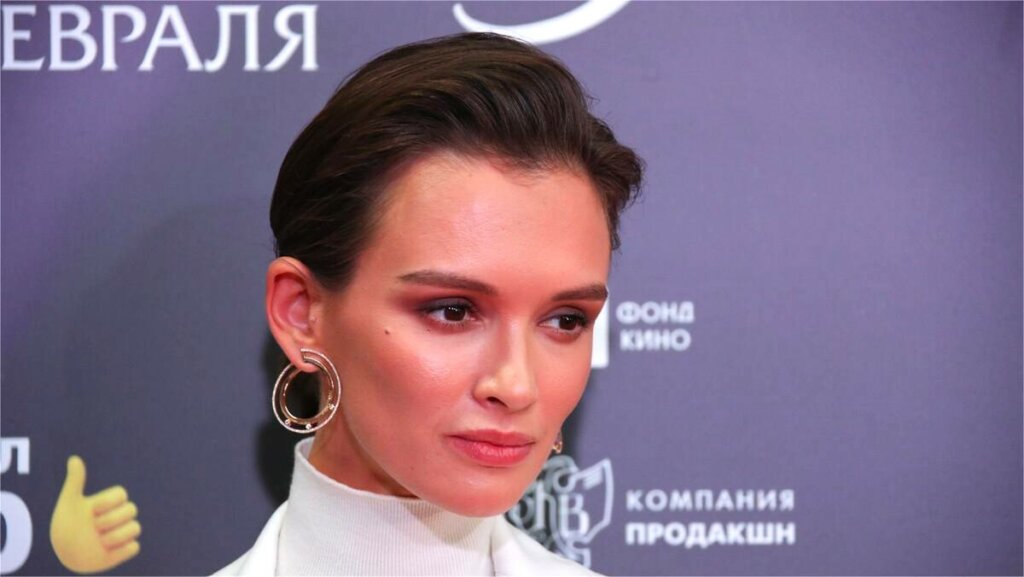 Паулина Андреева позирует с сыном Федора Бондарчука на новом фото