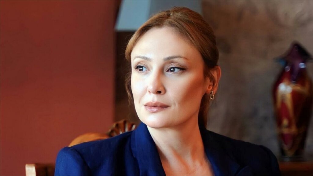«Я — не Ифакат»: биография турецкой актрисы Гюльчин Сантырджыоглу и интересные факты о ней