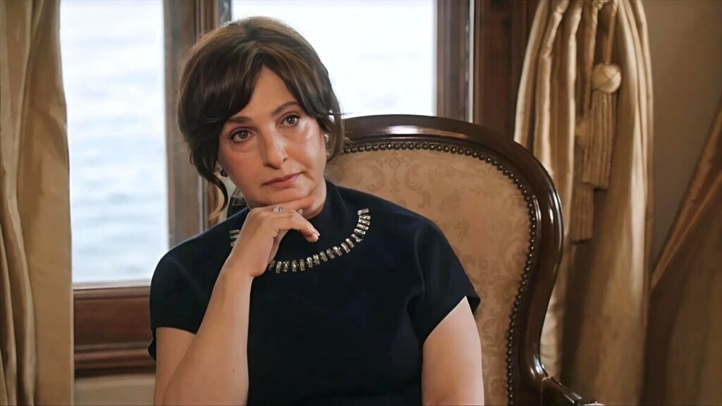 Чичек — вовсе не мать Абидина: зрителей может ждать неожиданный поворот в «Зимородке»