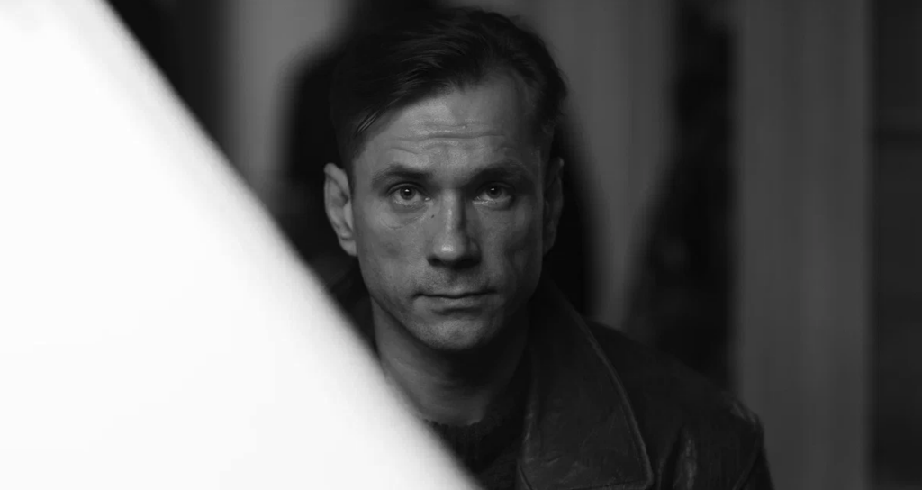 Постер второго сезона шпионского детектива «Художник» обещает: премьера скоро!