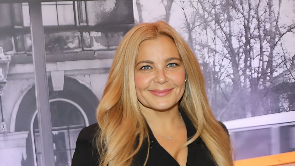 Закрутившая роман с молодым актером красавица Ирина Пегова показала снимки 90-летней Алисы Фрейндлих