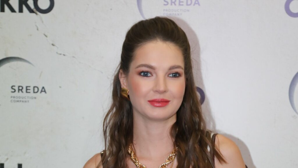 Беременную актрису Наталью Бардо возят в инвалидной коляске: и вот почему