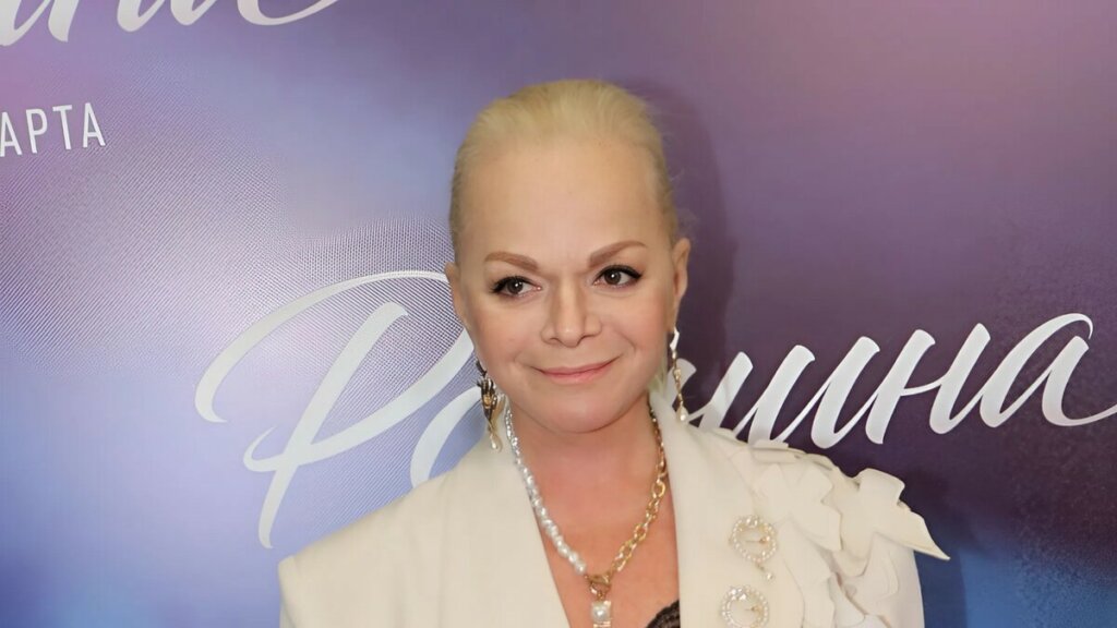 Лариса Долина отказалась жить с дочкой и внучкой