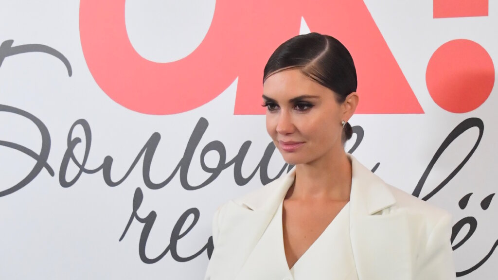 Не только из-за любви: Агата Муцениеце раскрыла истинную причину смены фамилии