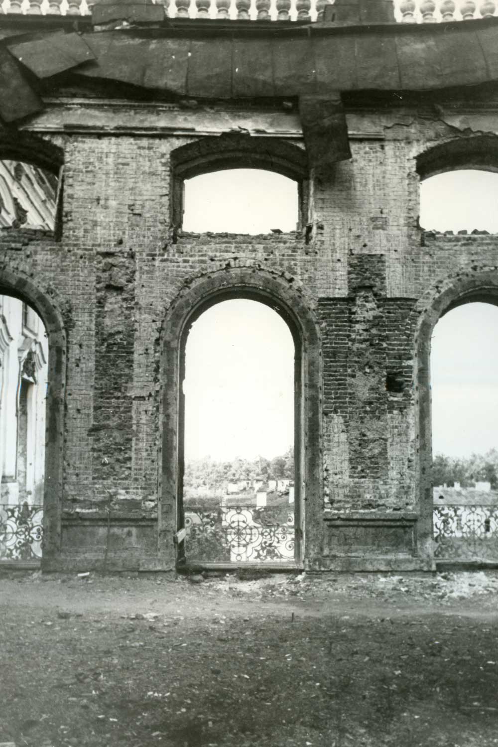 Лионский зал в екатерининском дворце до реставрации