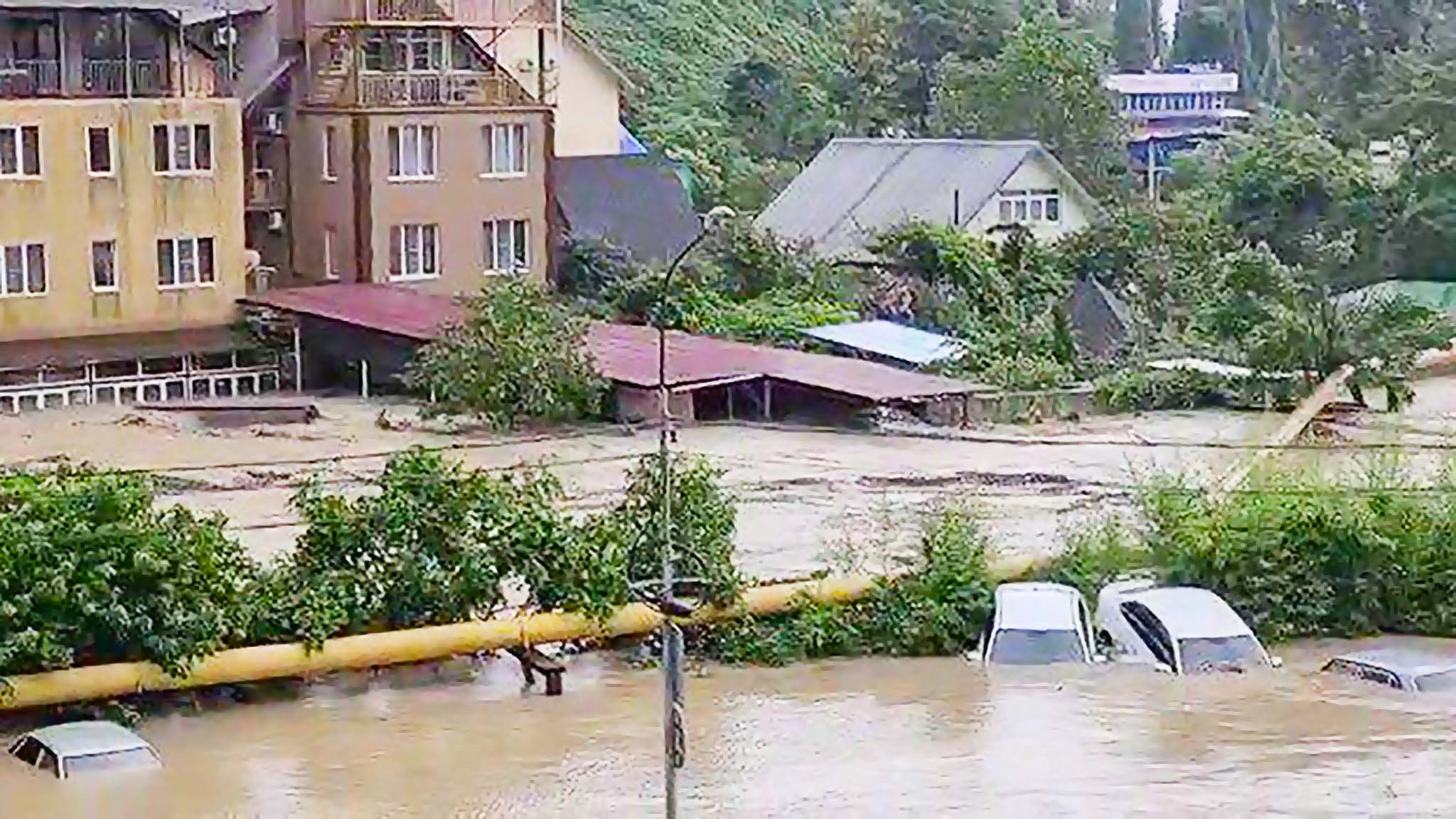 Цунами в сочи 2021. Сочи непогода наводнение. Потоп в сочи. Мацеста потоп. Сочи непогода наводнение.