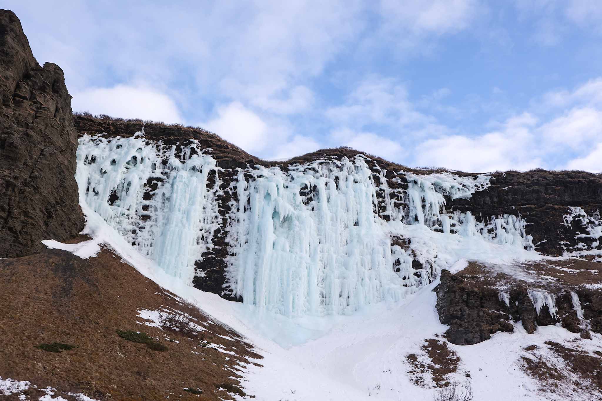 Замерзшие водопады.