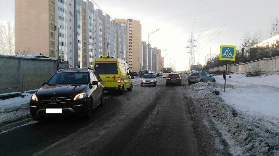 хозяин mitsubishi, который сбил двух пешеходов, установлен хозяин mitsubishi, который сбил двух пешеходов, установлен