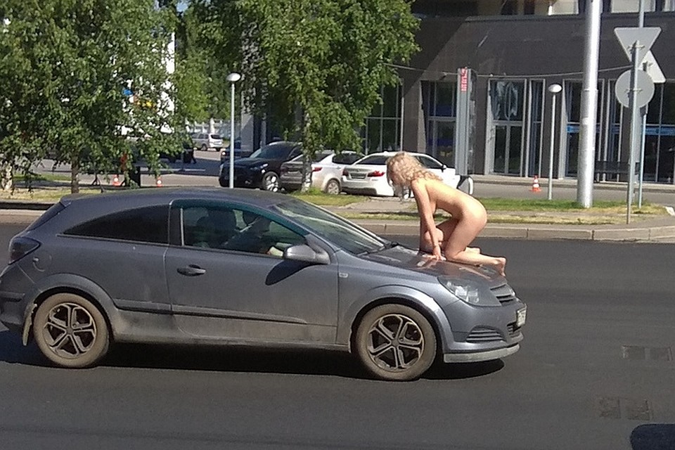 golaya-v-ufe-foto-erotika-belaya-devushka-i-negr-vo-vseh-pozah-foto
