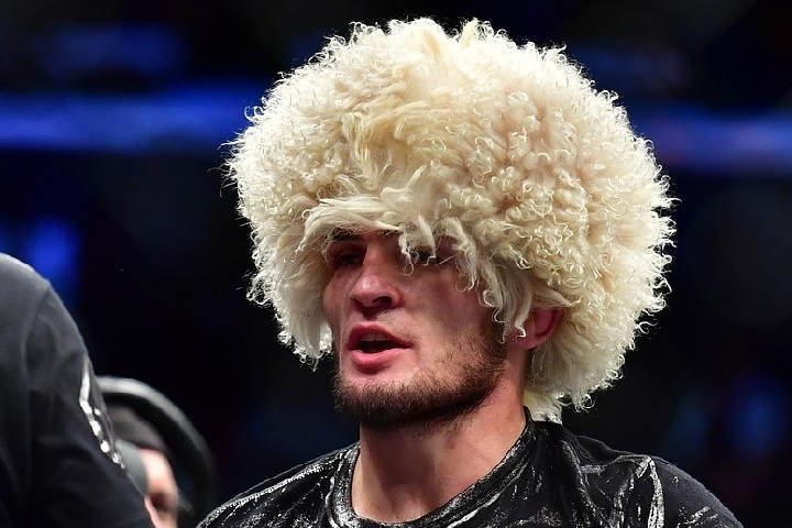 Хабиб Нурмагомедов защитил пояс чемпиона UFC