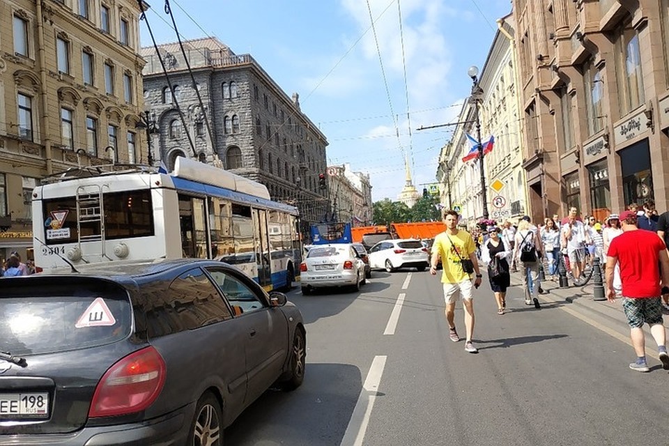 Дорожная разметка 1. Союзный проспект проект. Пр но не стоит. Пробка из за пешеходов. Перекресток дорожный.