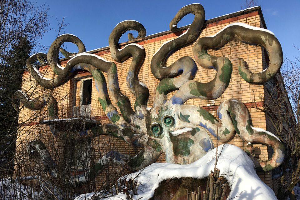 Корреспондент «КП» отправился в одно из самых загадочных мест Подмосковья - пионерлагерь "Сказка"