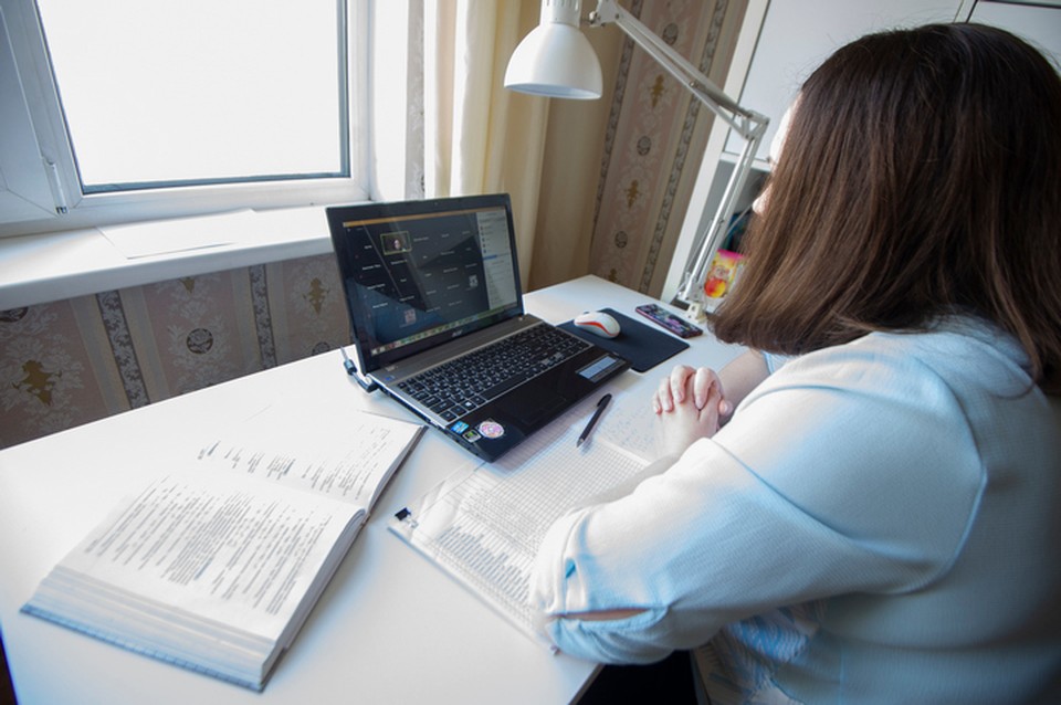 Исповедь учителя на удаленке: «Распинаюсь в зуме с новым материалом, а дети смотрят ролики в TikTok»