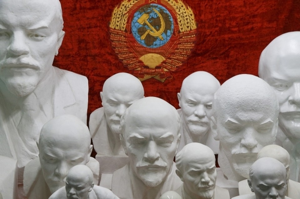 Киевлянину грозит до пяти лет за ношение шапки с серпом и молотом