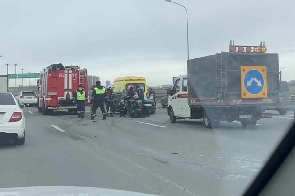 В Петербурге в результате аварии на КАД погиб ребёнок — видео