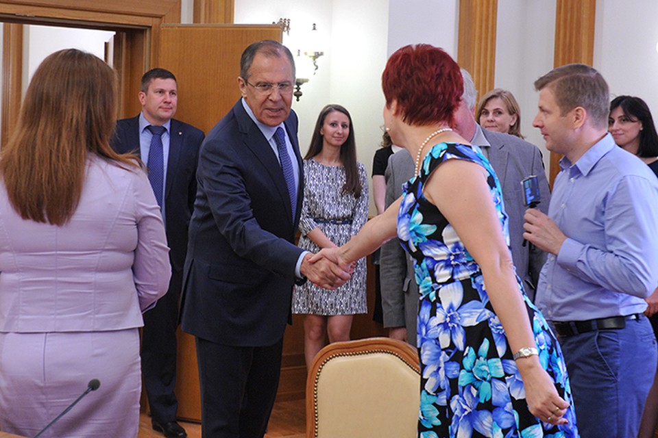 У нас на территории МИД есть отличный спортзал", - заявил Лавров