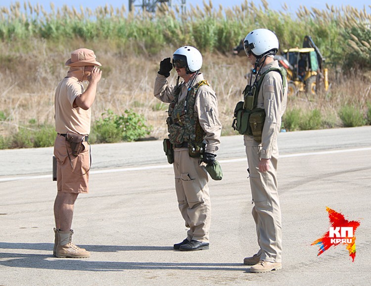 Корреспонденты «КП» публикуют первые фото российских пилотов в Сирии