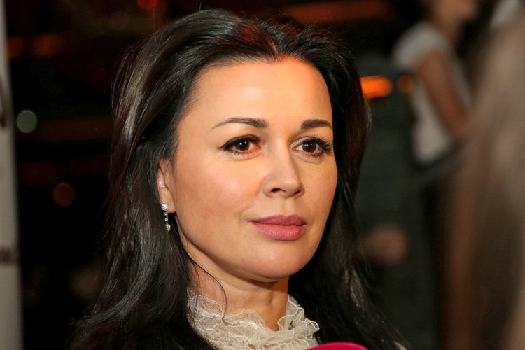 Так Анастасия Заворотнюк выглядела на заре своей звездной карьеры...