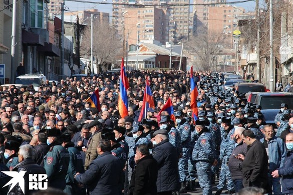 Оппозиция протестует в Ереване.