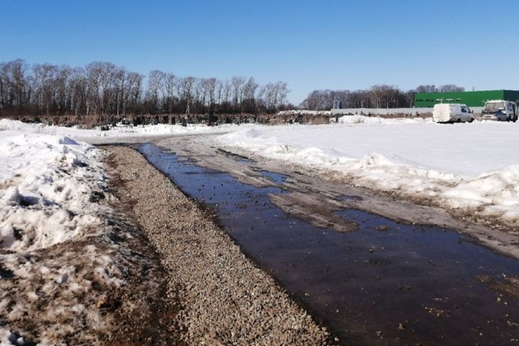 К новому участку кладбища сделали дорогу