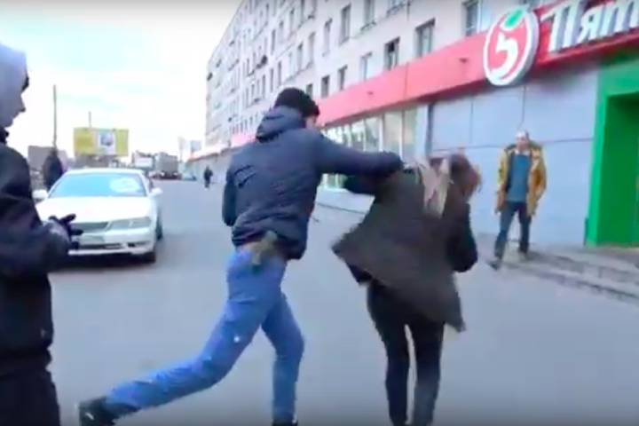 Парень ответил девушке тем же