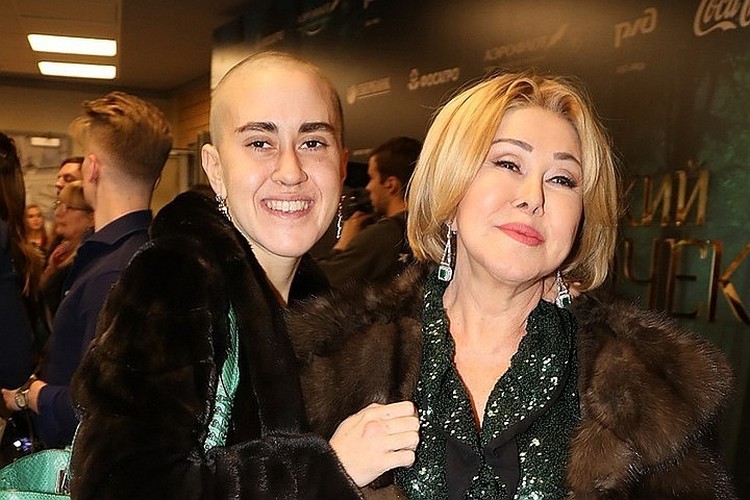 Стоит отметить, что Успенская не раз признавалась, что невероятно счастлива воссоединению с обожаемой дочерью.