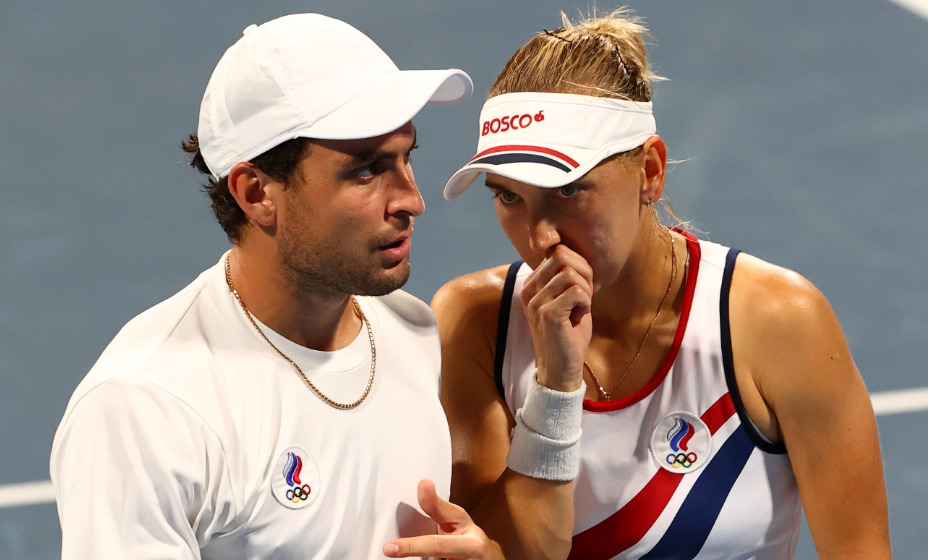 Елена Веснина и Аслан Карацев остановились в шаге от победы. Фото: Reuters