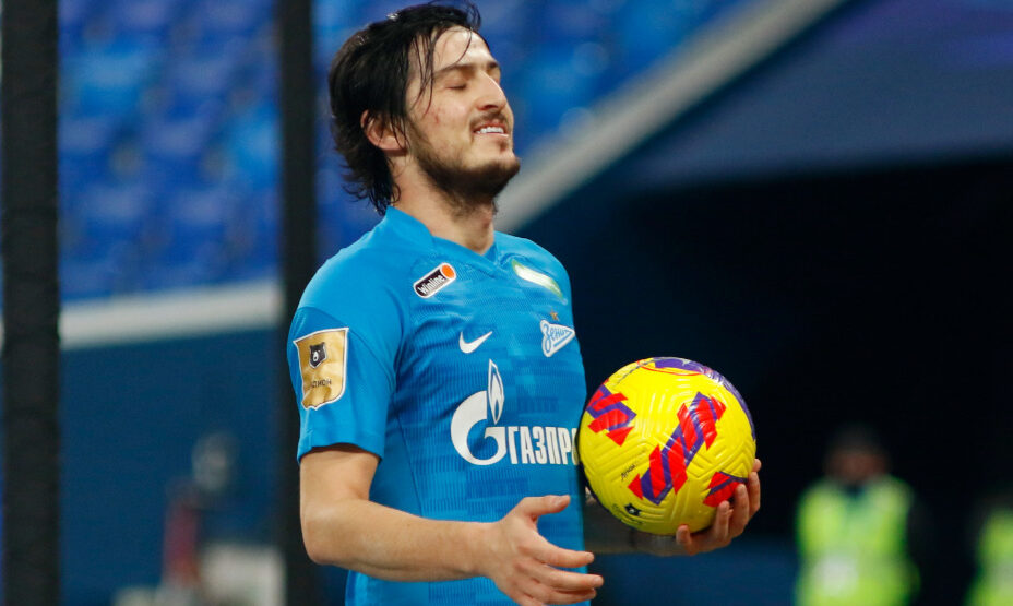 Сердар Азмун, футбол