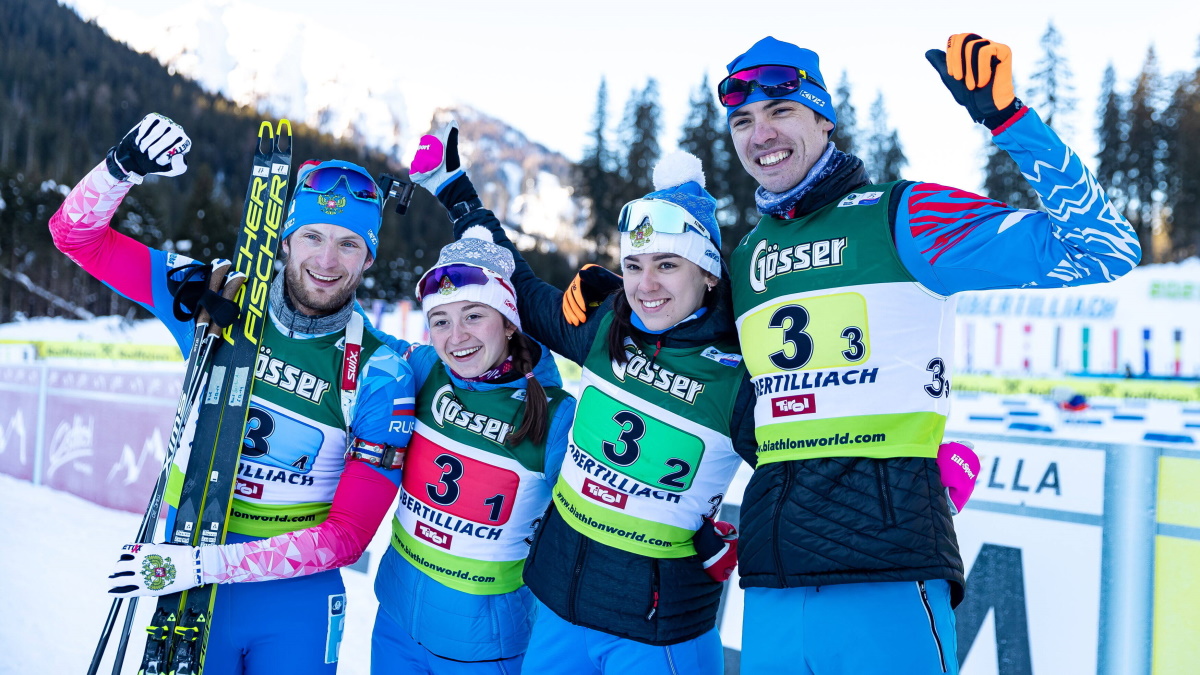 Максим Цветков в составе сборной России, которая выиграла медали в смешанной эстафете на Кубке IBU. Фото: GLOBAL LOOK PRESS