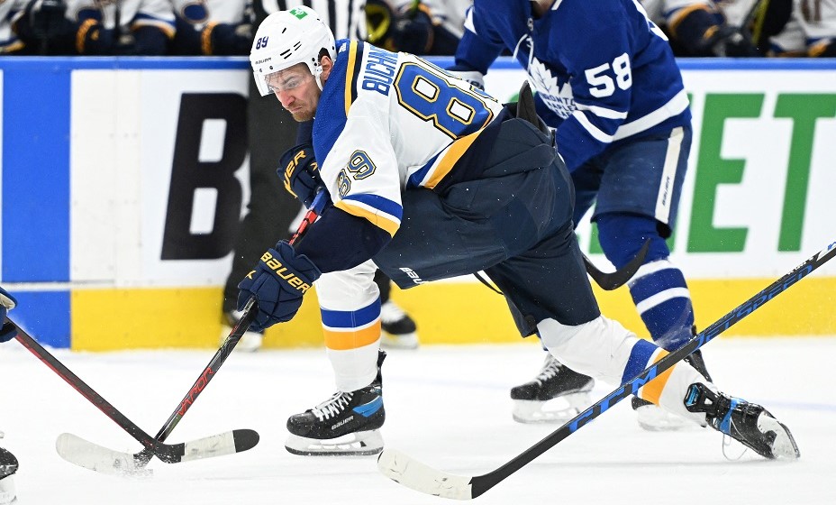 Бучневич отдал голевую, но его команда все равно уступила. Фото: Reuters