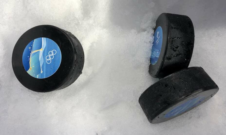 Шайбы олимпийского Пекина